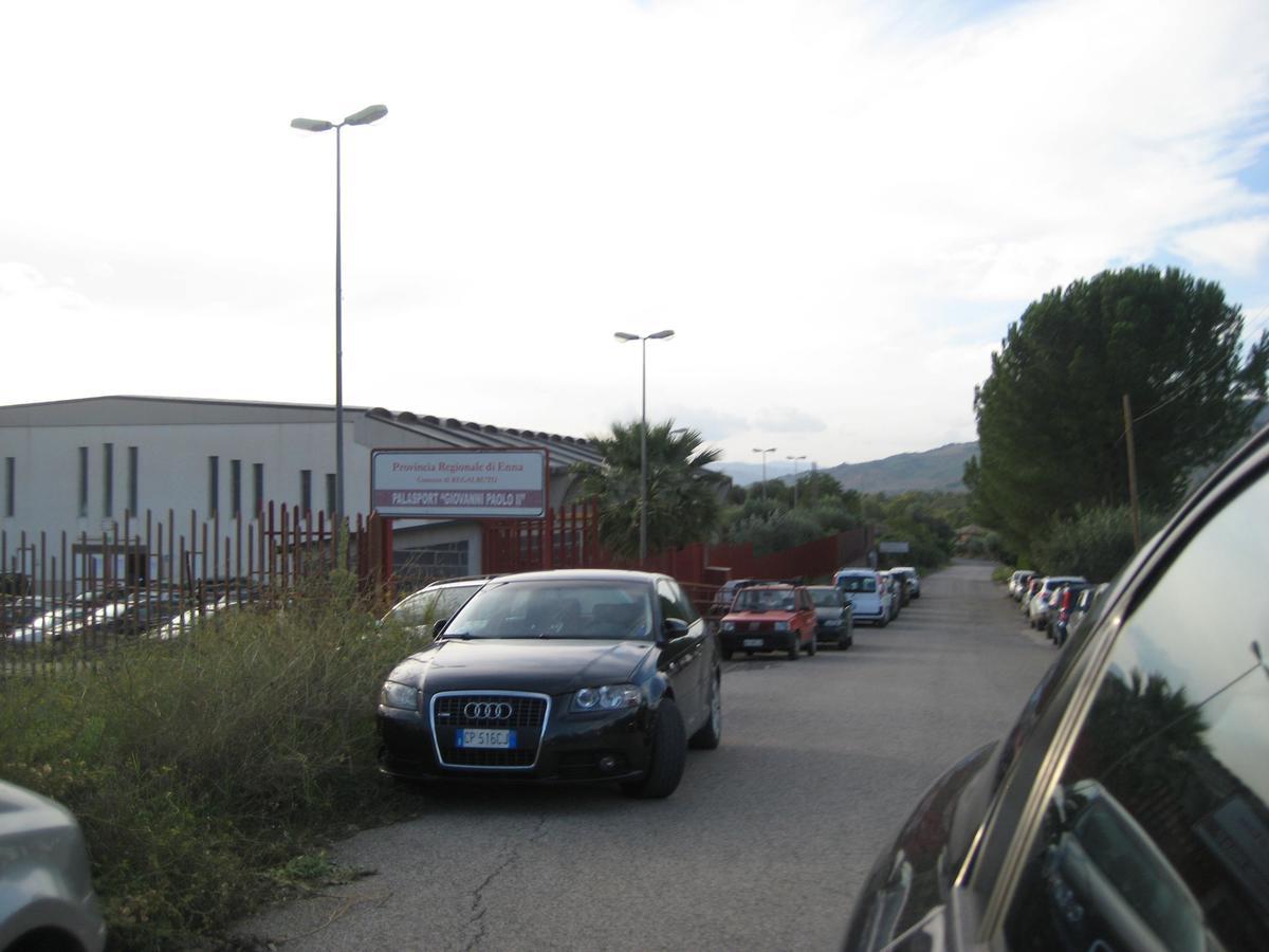Oasi Del Lago Regalbuto Exterior photo